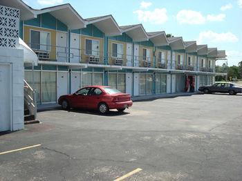 Benton Gray Plaza Motel מראה חיצוני תמונה