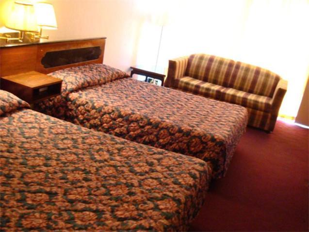 Benton Gray Plaza Motel מראה חיצוני תמונה