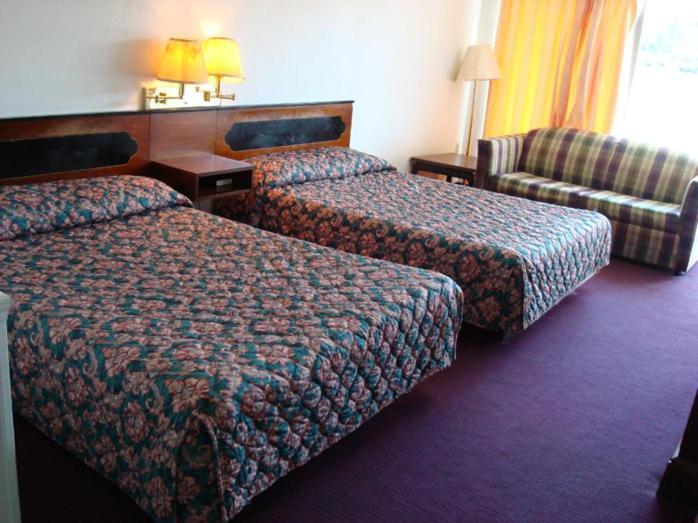 Benton Gray Plaza Motel מראה חיצוני תמונה